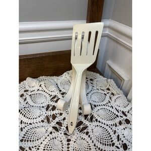 Vintage Clipper Angled Slotted Spatula #7208 Almond White Flipper